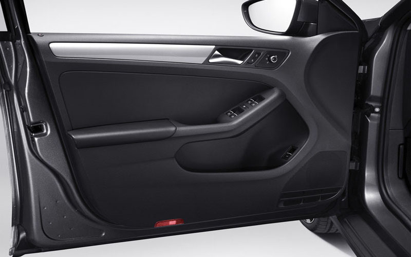 改性塑料源頭工廠為您快速報(bào)價(jià)：汽車(chē)門(mén)內(nèi)板用低氣味改性PP