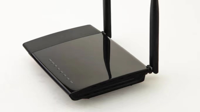 福建客戶定制案例：路由器外殼用高光耐刮擦的PMMA+ABS材料